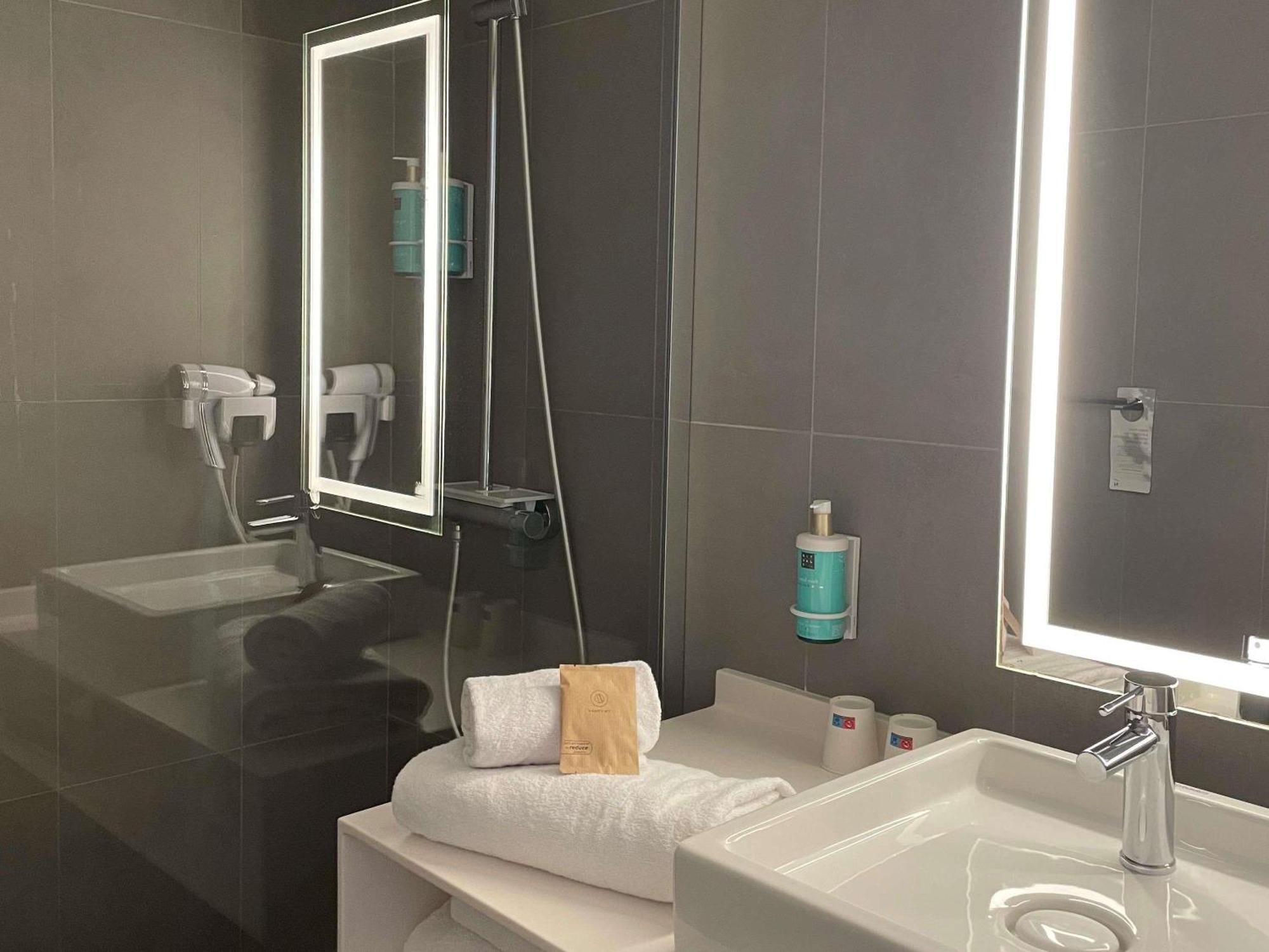 Habitación Doble Clásica con sofá cama