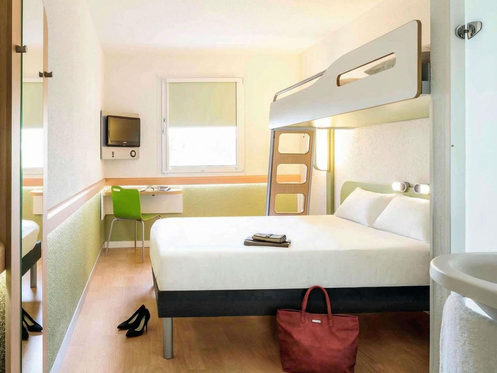 Triple Room One Double Bed One Bunk Bed