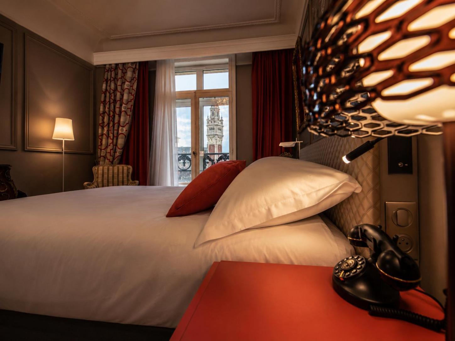 Prestige Room Grand Place view