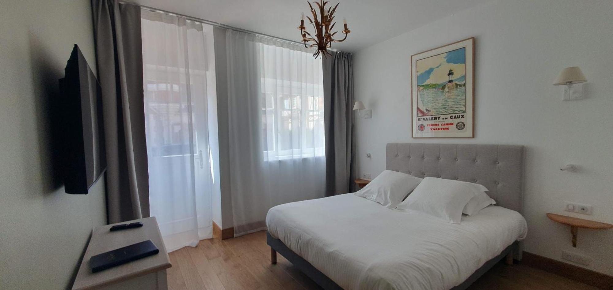Deluxe Double Room Shower