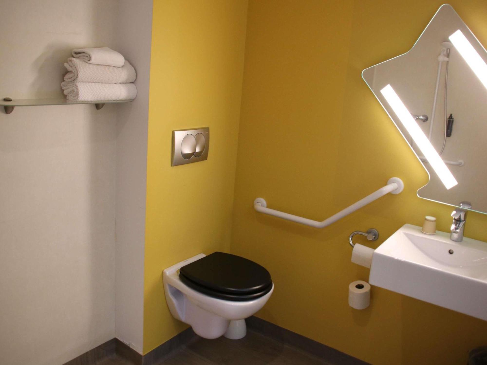 Chambre Double Standard - Accessible aux Personnes à Mobilité Réduite