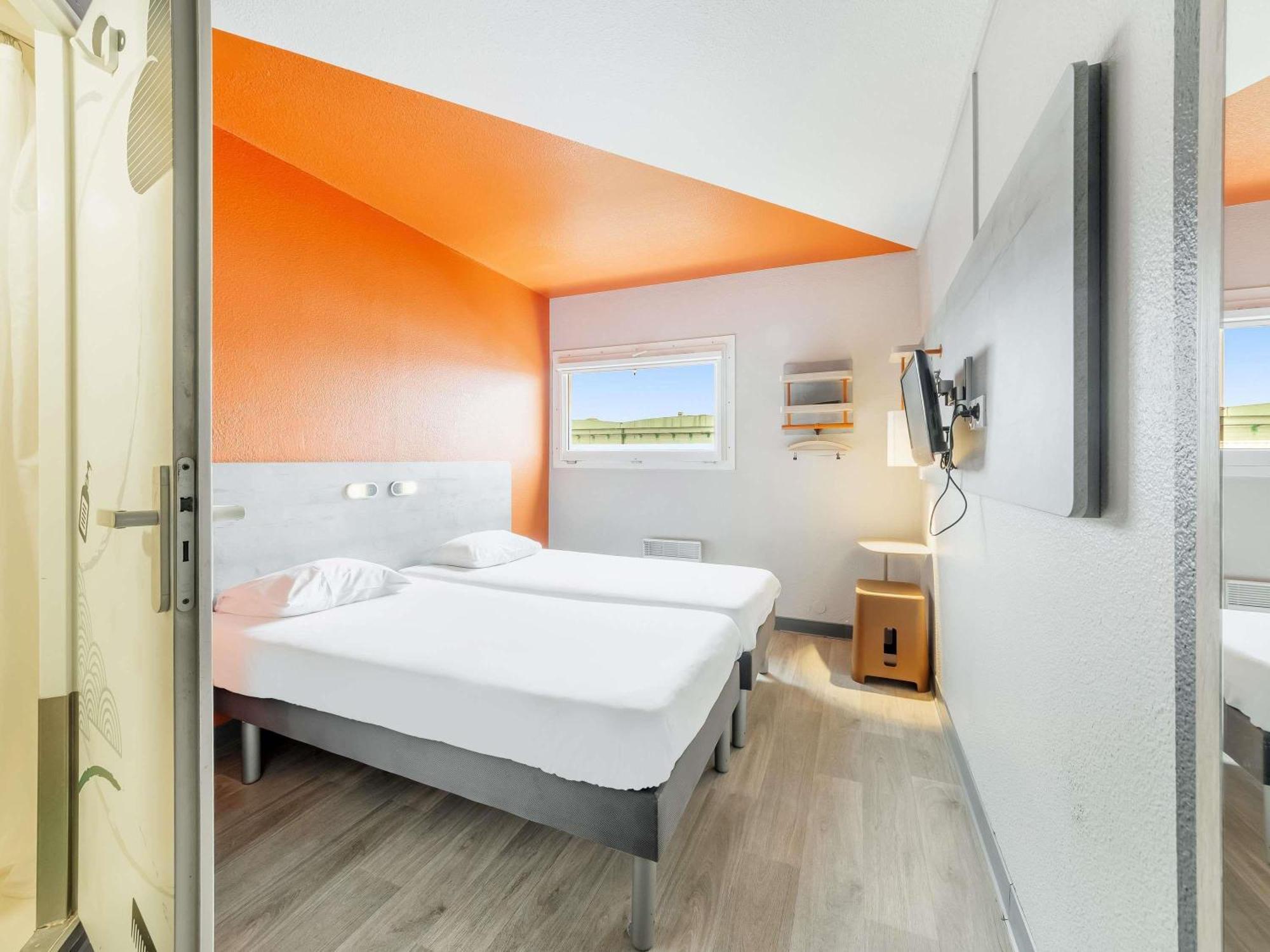 Classic Twin Room
