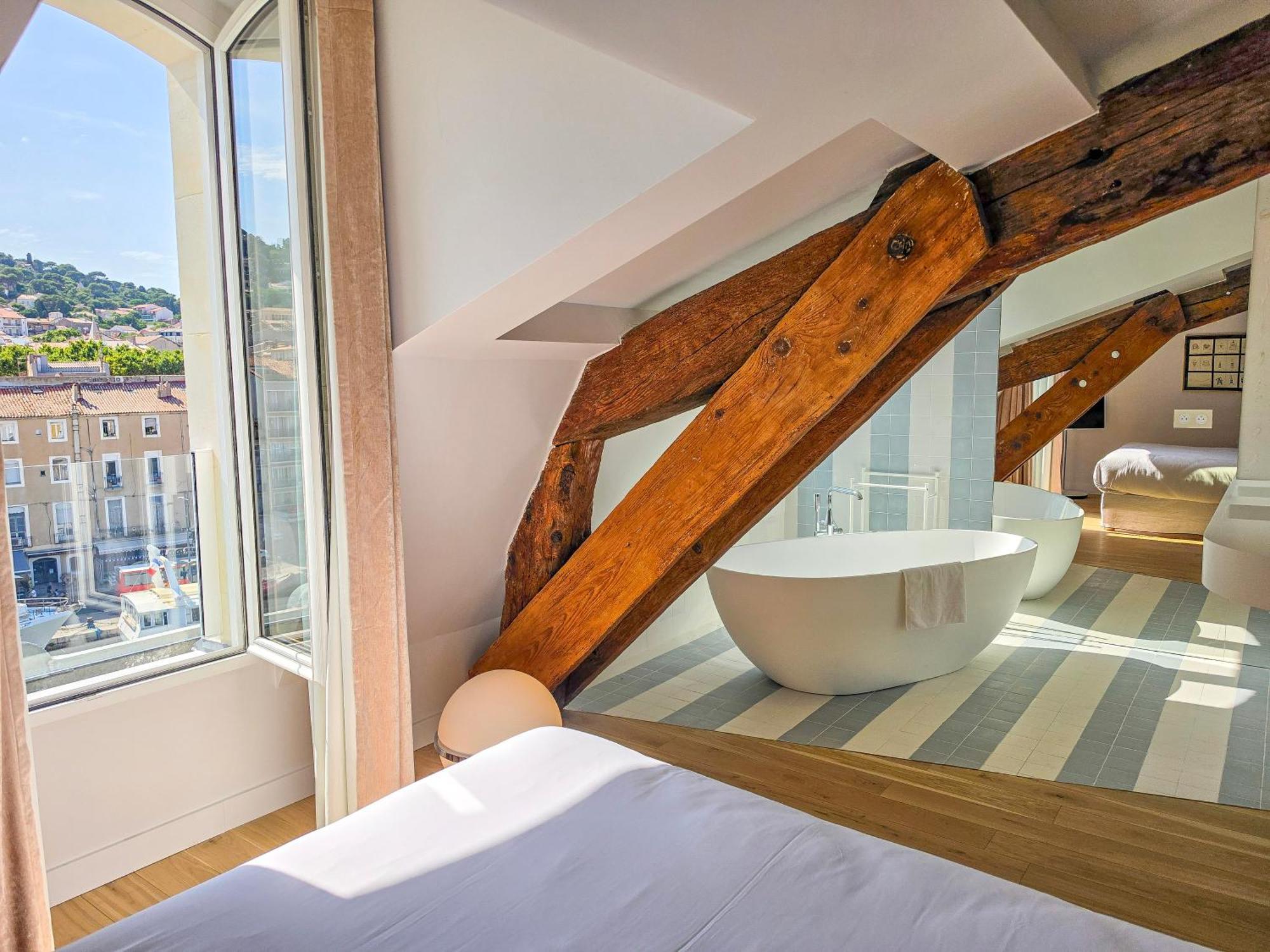 Junior Suite Canal View
