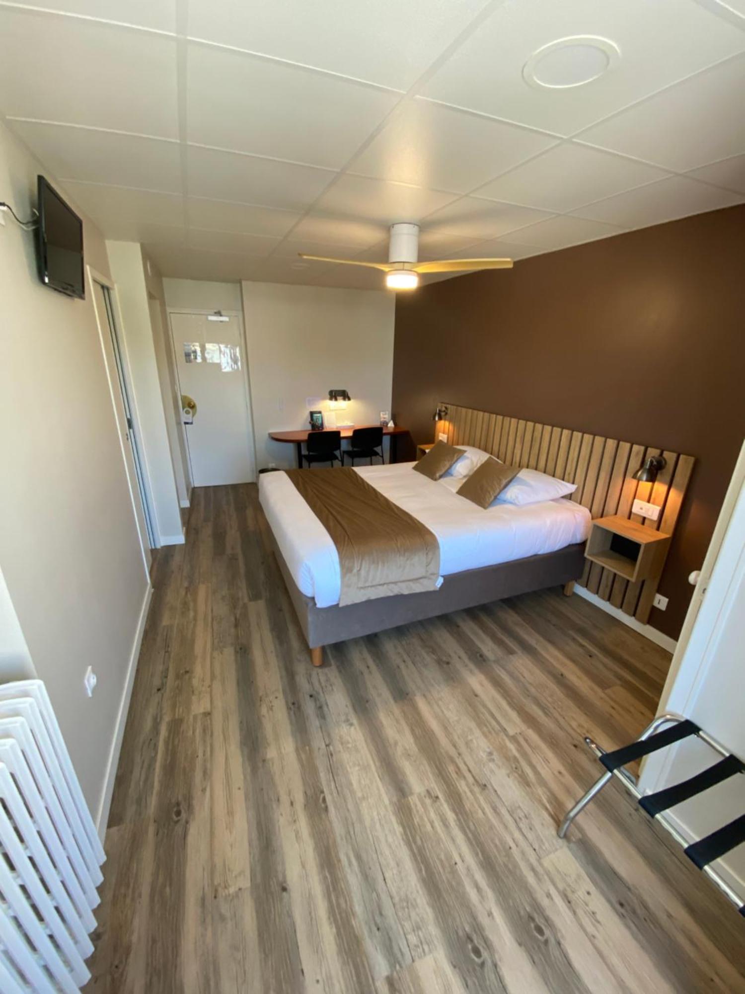 Large Double Room