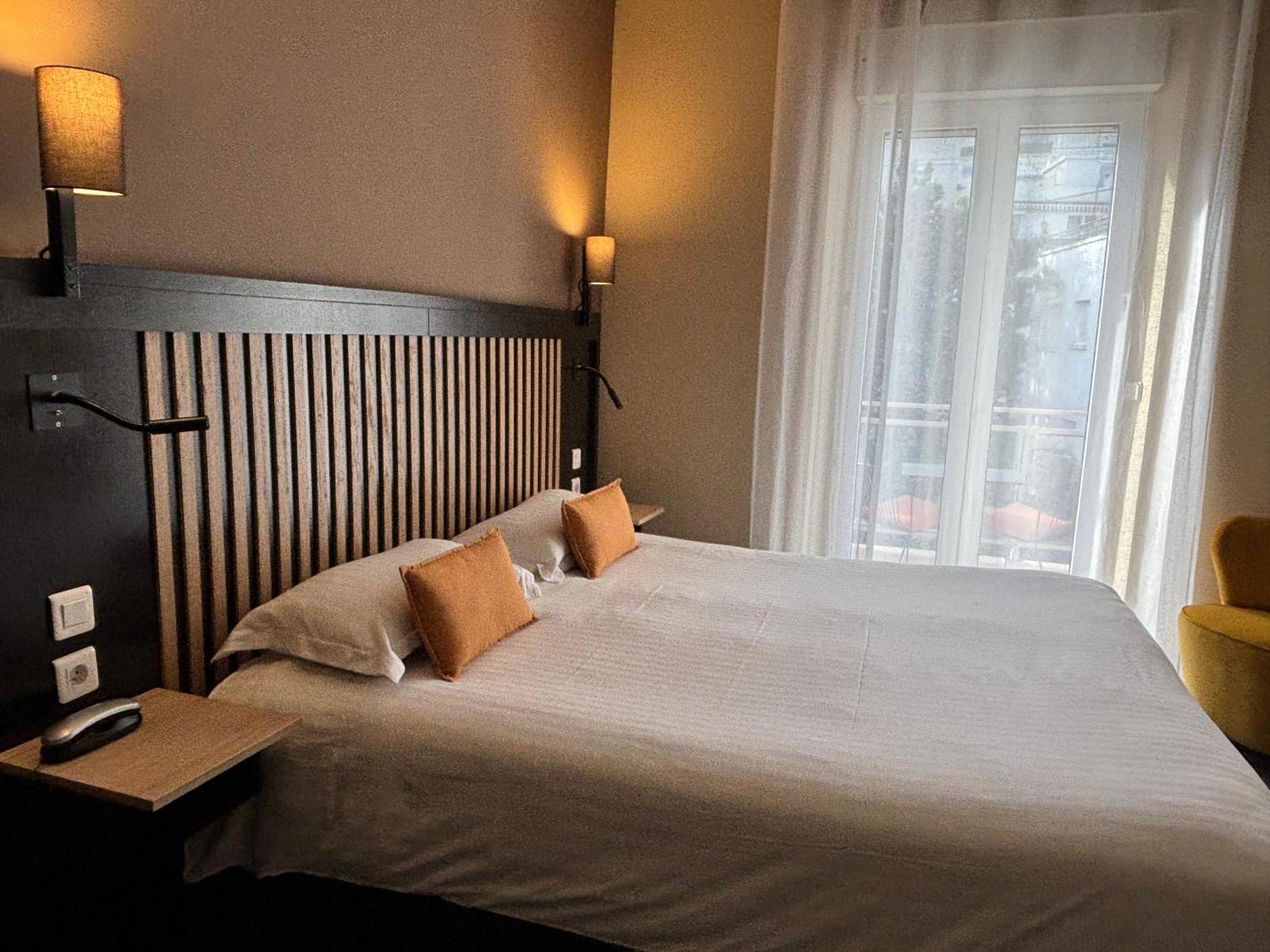 Classic Double or Twin Room Balcony