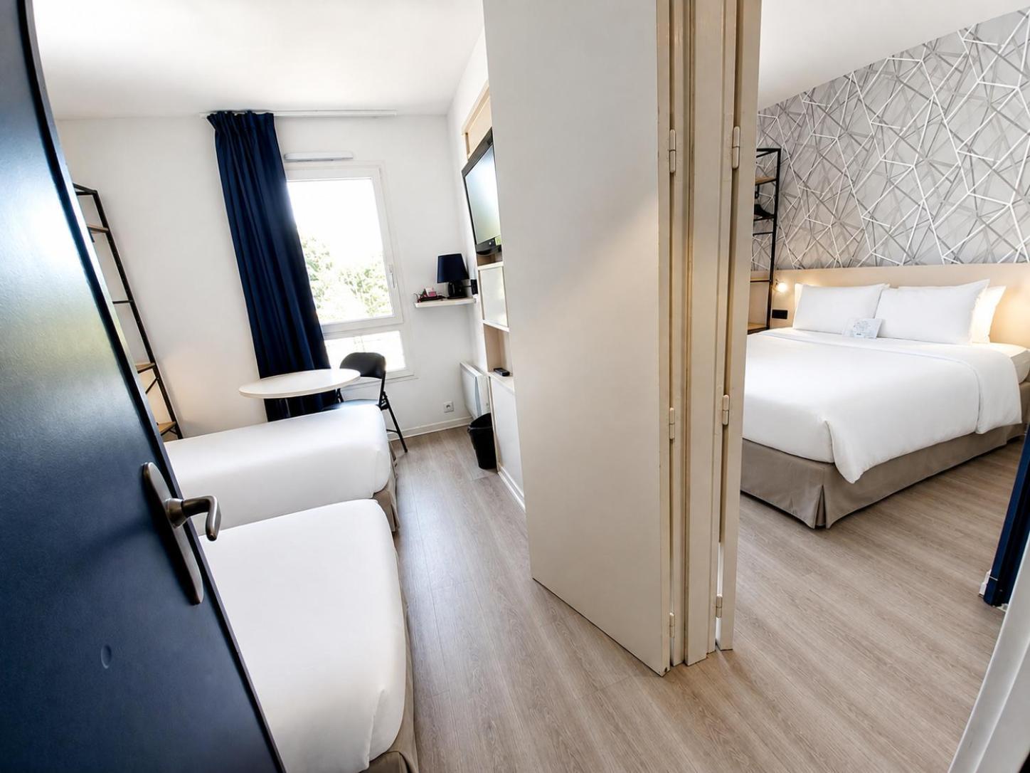 2 Standard Room Connecting 1 Double Bed 2 Single Beds