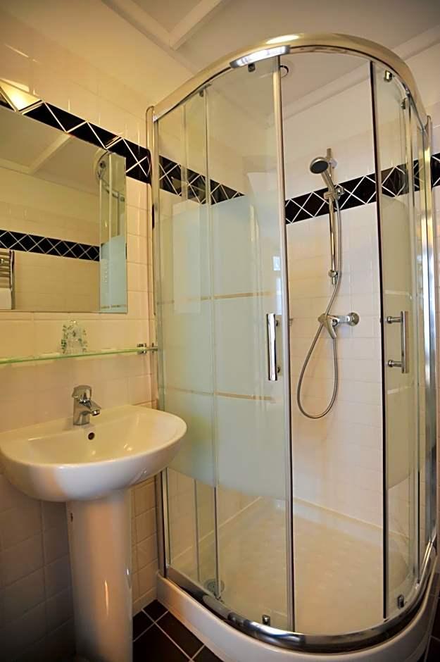 Double Room Shower