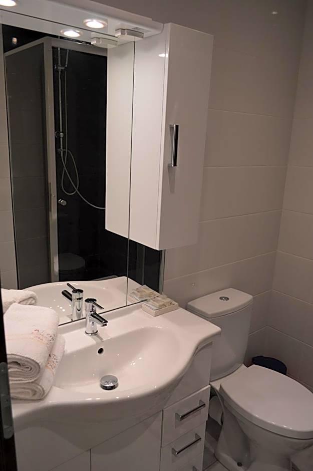 Two Adjacent Double or Twin Room common bathroom Stair access only