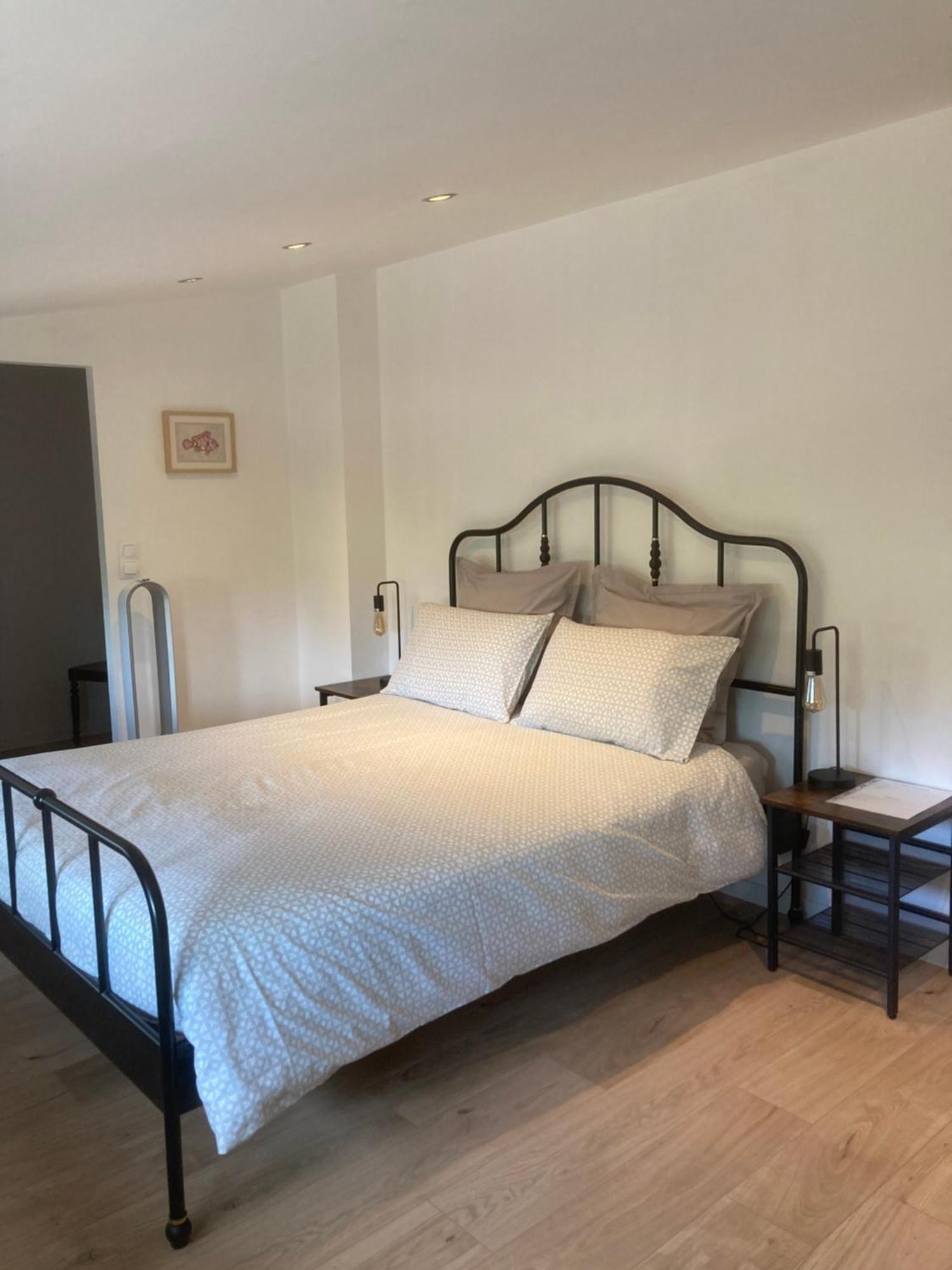 Double Room Private Bathroom