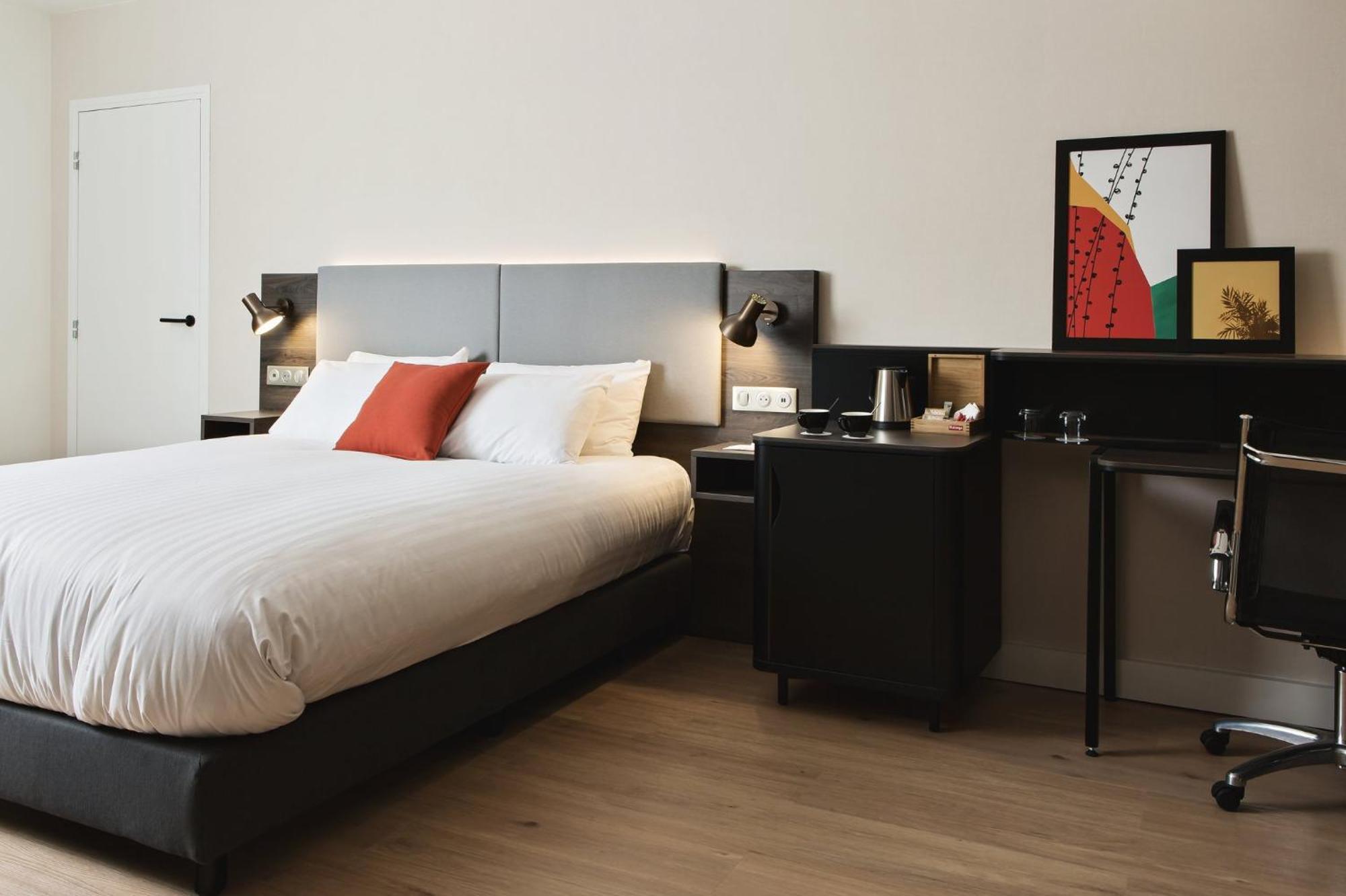 Standard Queen Room