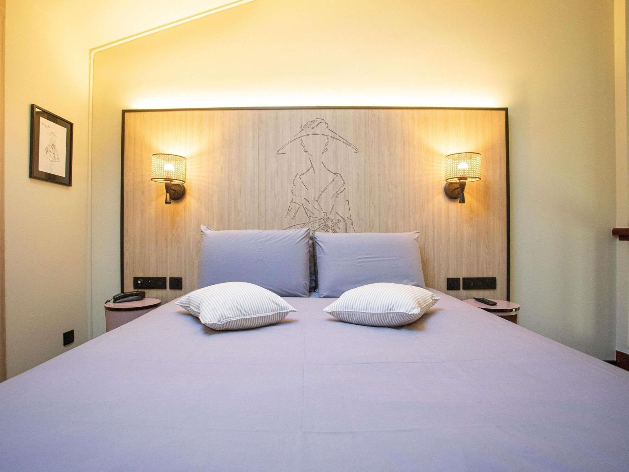 Classic Couture Room
