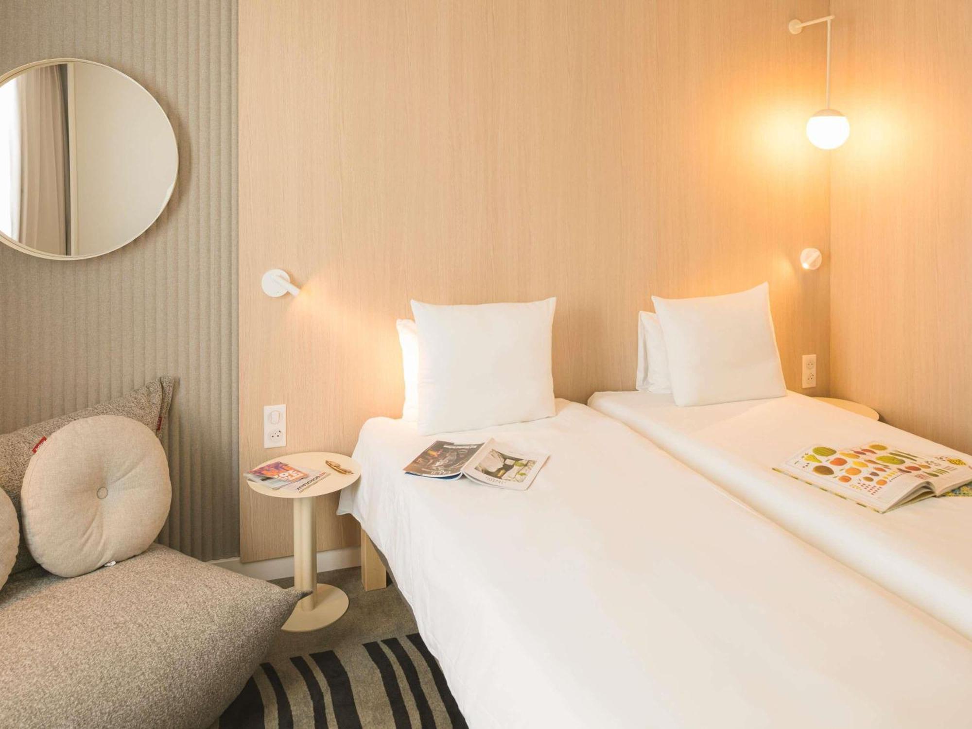 Executive Zimmer mit Kingsize-Bett und Seeblick