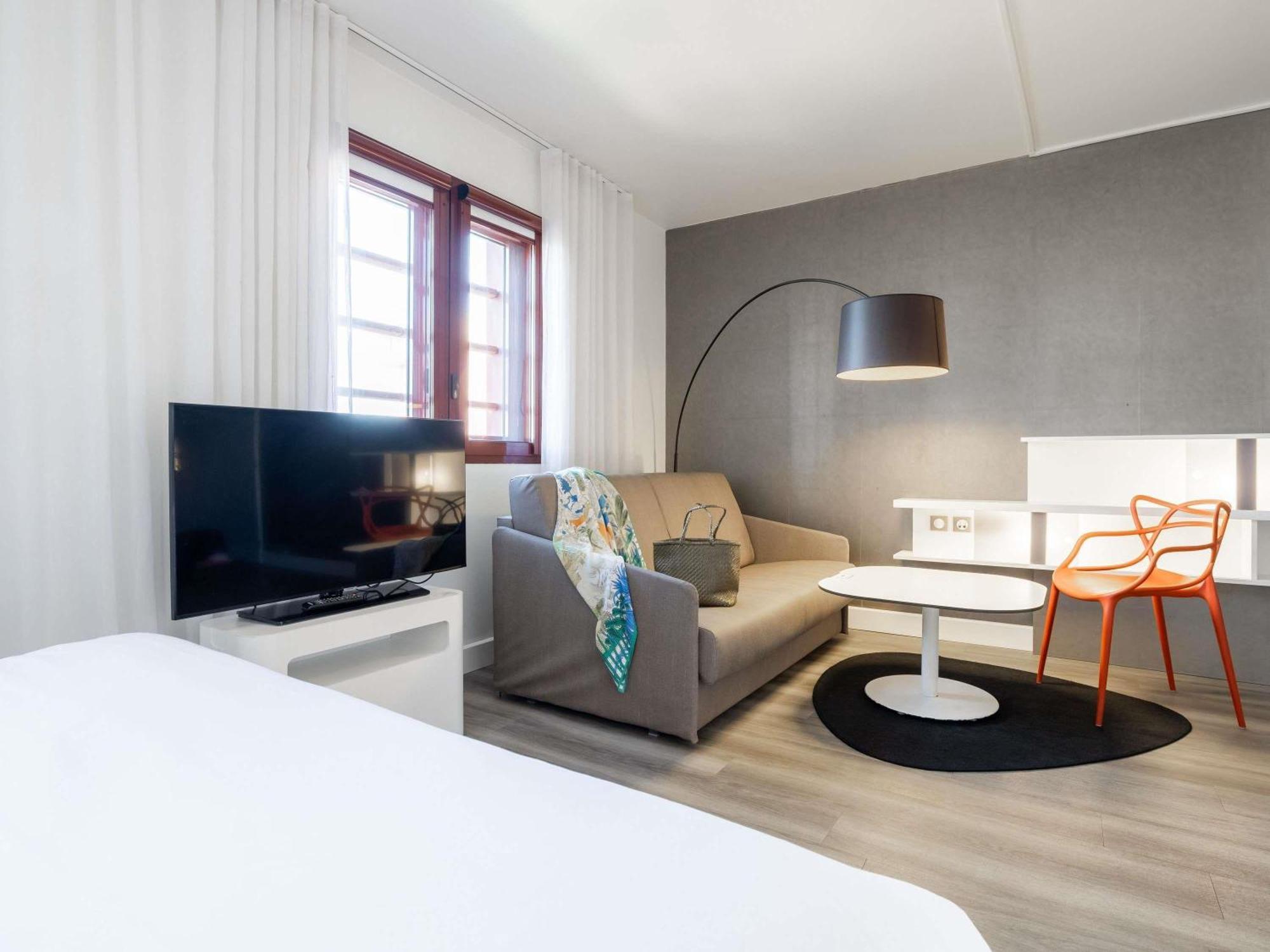 Superior Suite One Double Bed One Single Bed