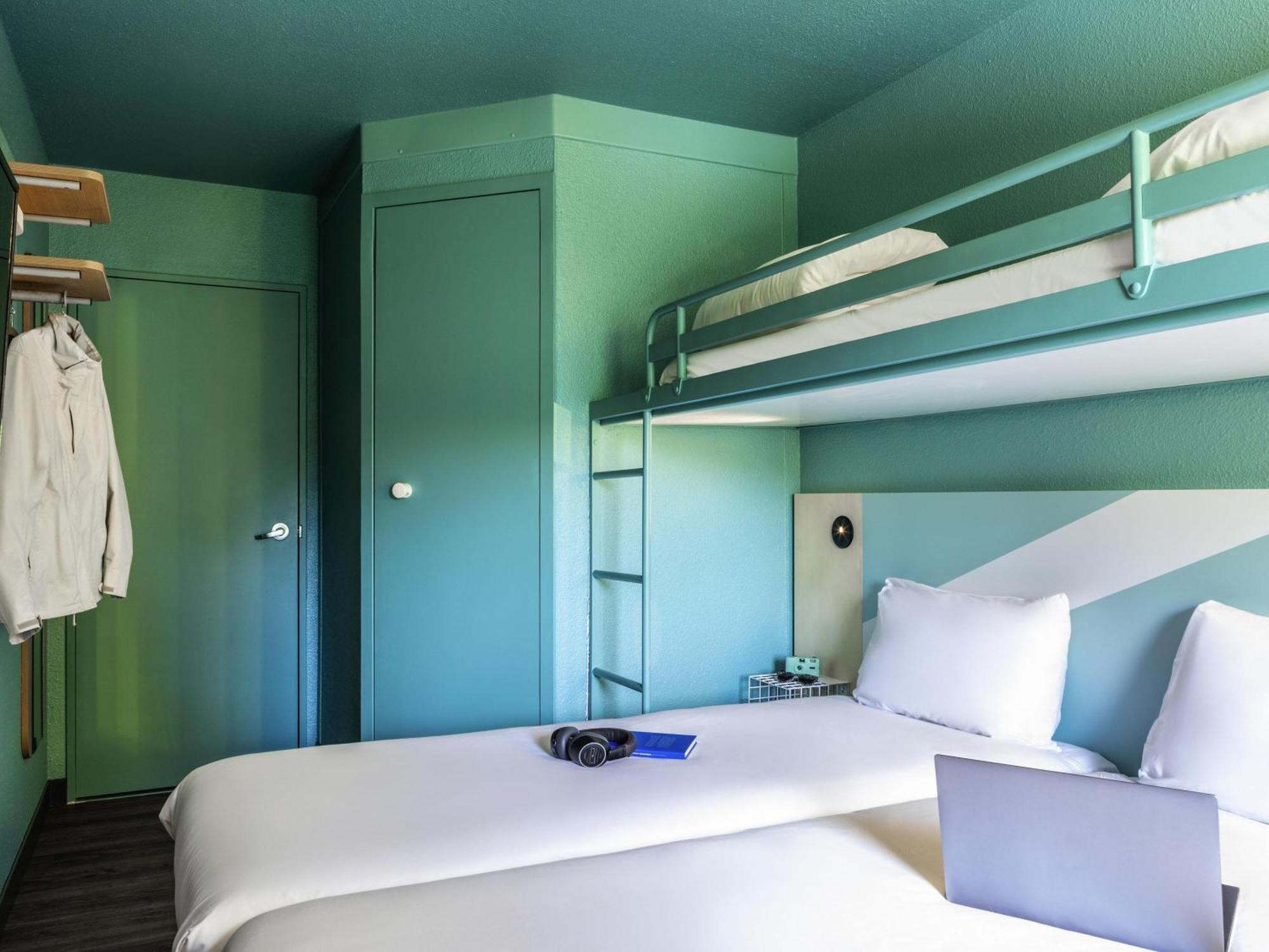 Triple Room Three Single Beds