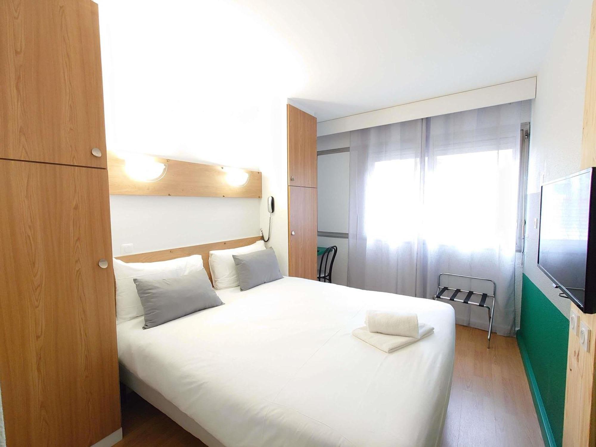 POP Room Double Bed