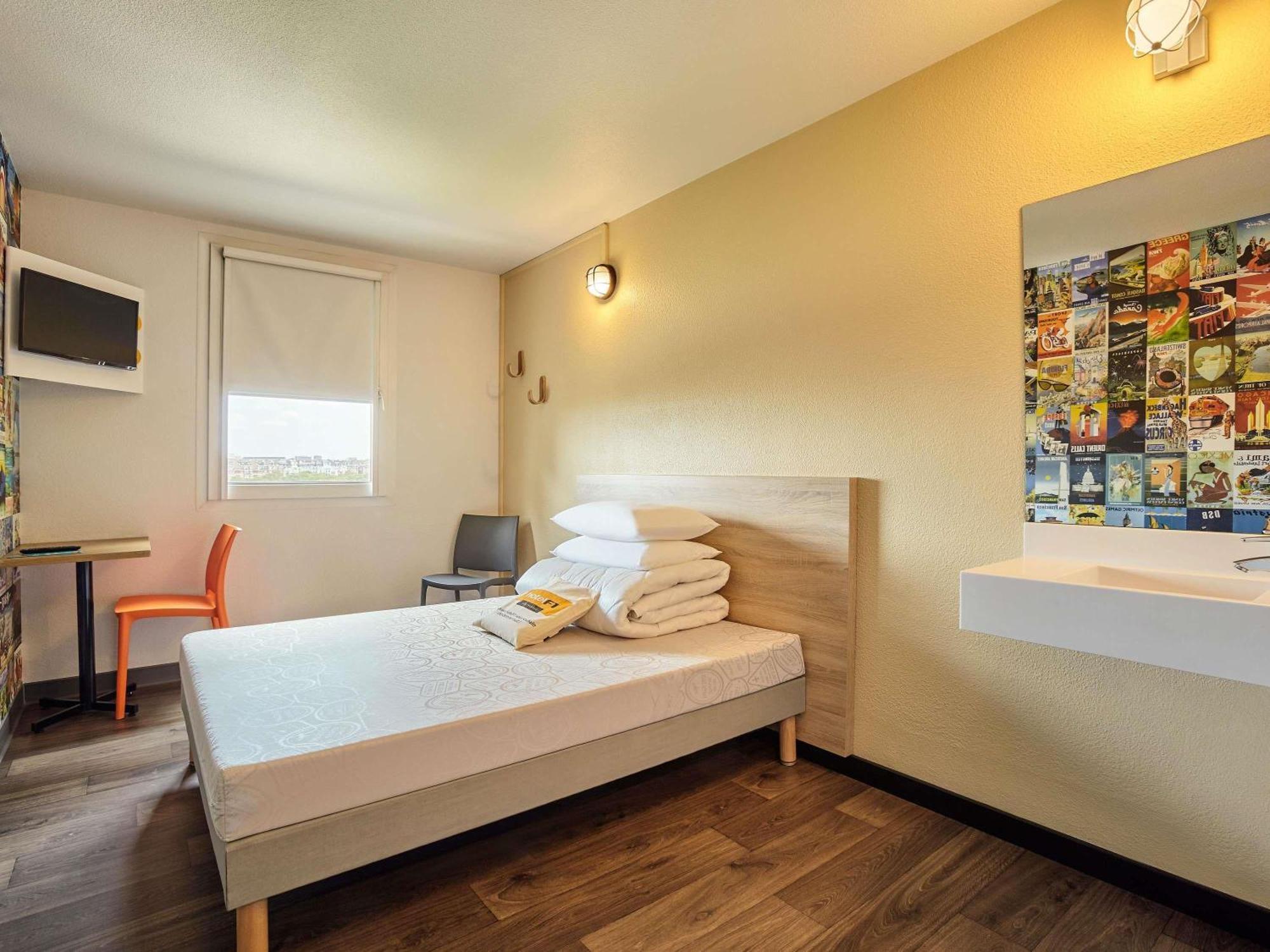 Tandem Room