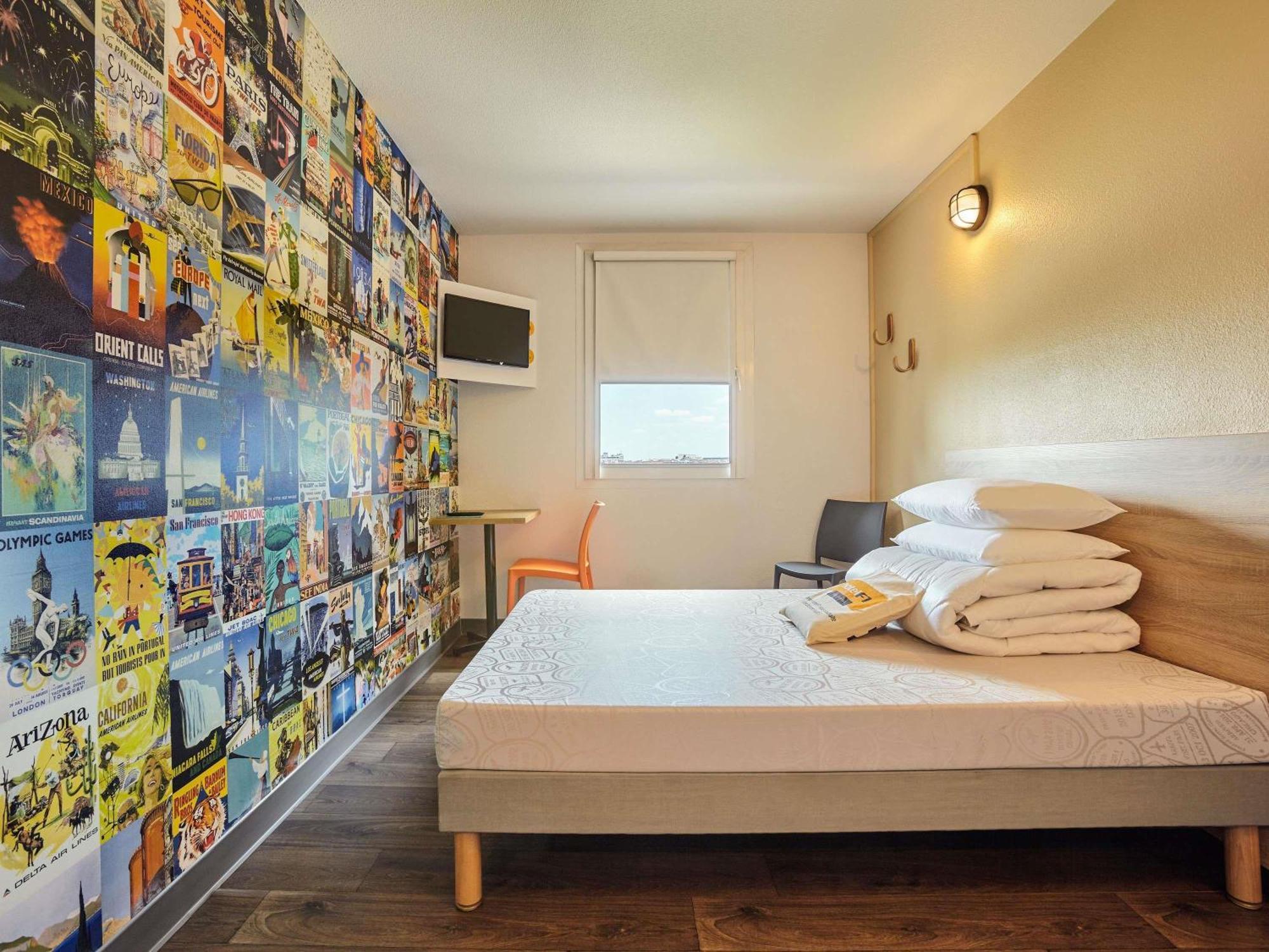 Tandem Room