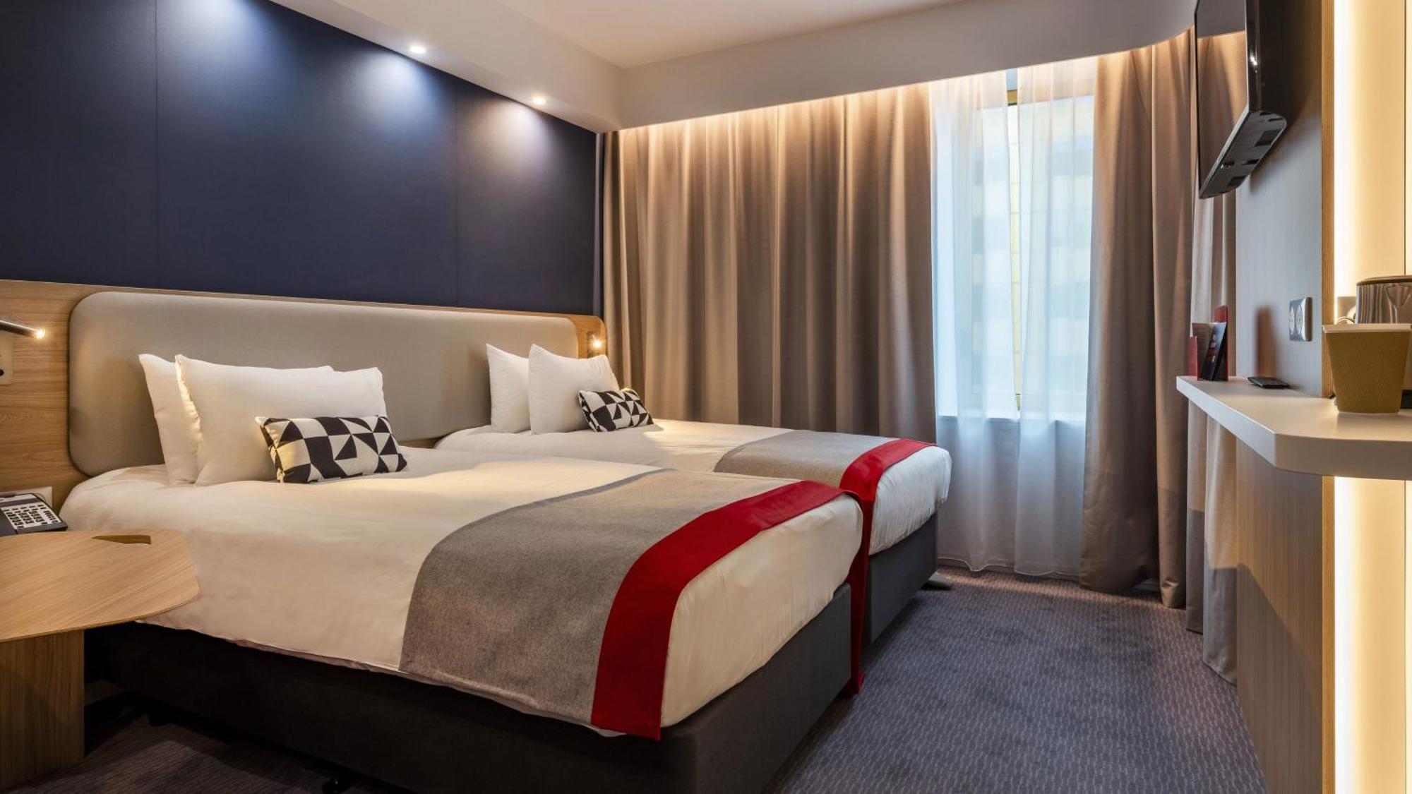 Standard Twin Room with Free Breakfast