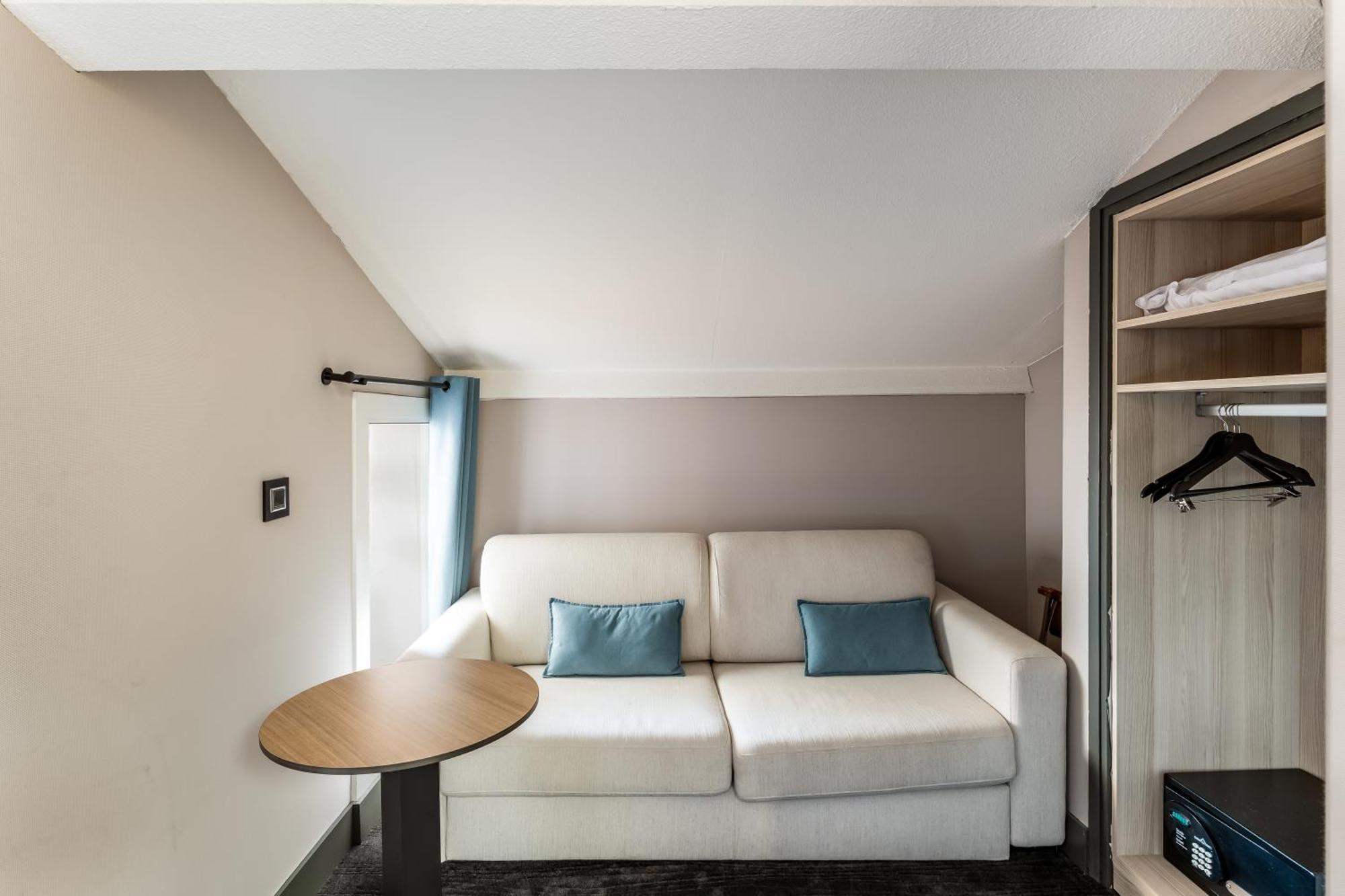 Classic Double or Twin Room Balcony