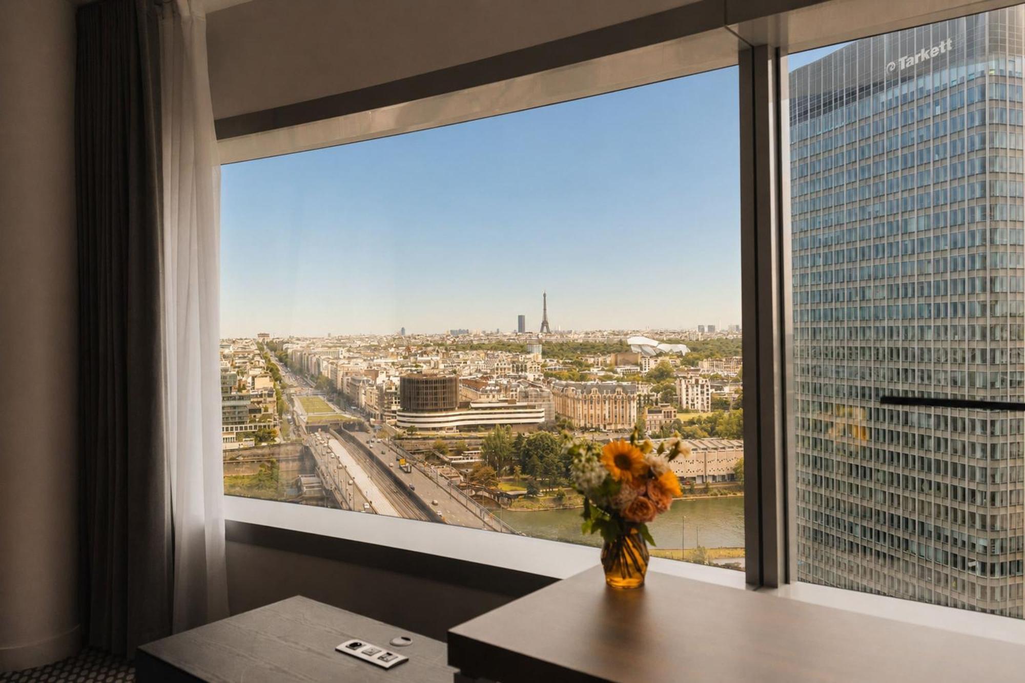 The Level Junior Suite mit Panoramablick und Zugang zur Lounge