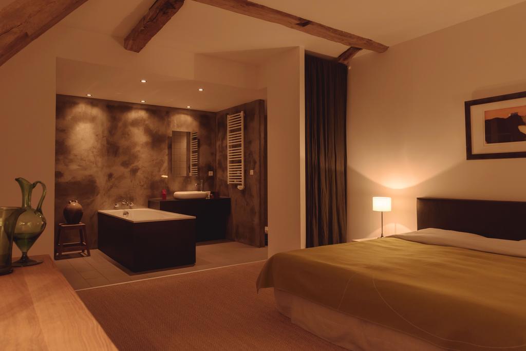 Chambre Lit King-Size - Vue sur Jardin - Saint Andoche