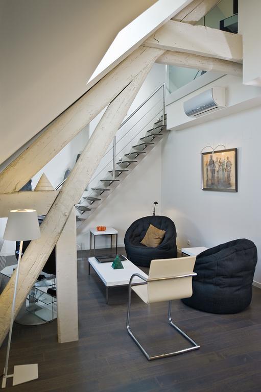 Duplex Apartment only accessible by stairs,216178904:JPEG
