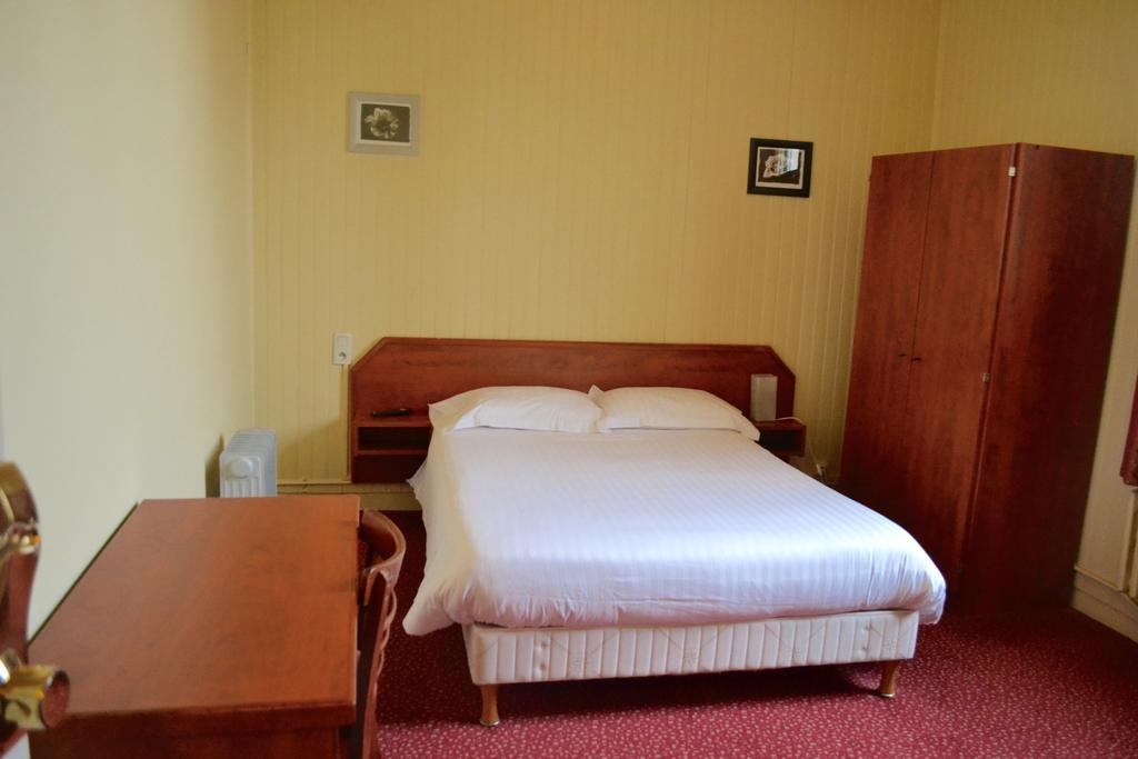 Large Double Room,216540671:JPEG
