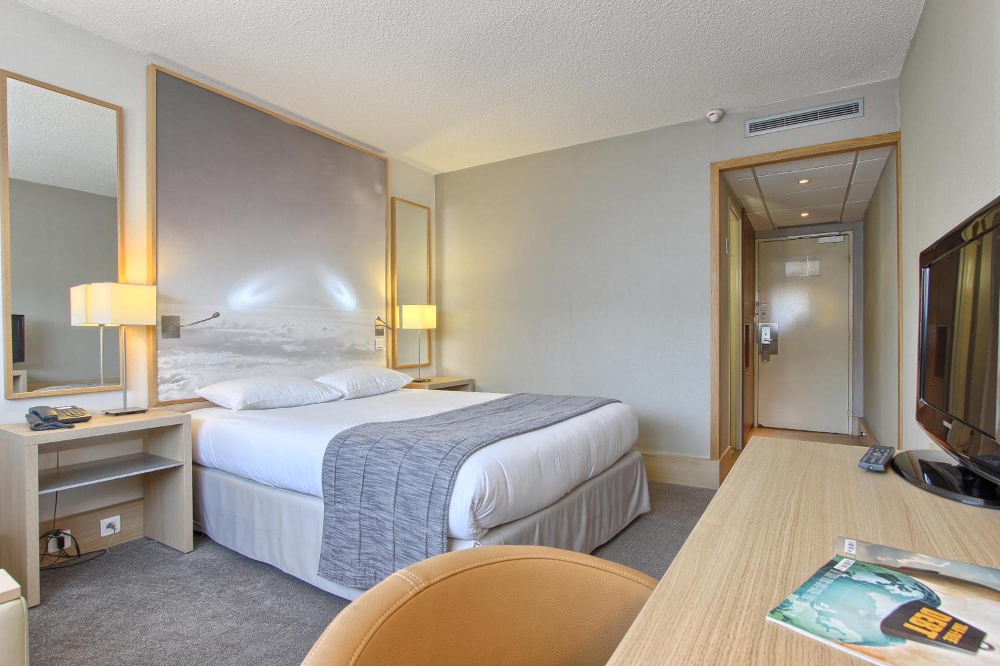 Standard Queen Room