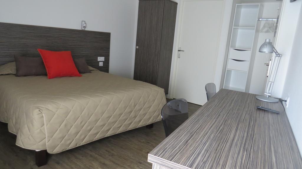 Large Double Room Ground Floor,226558970:JPEG