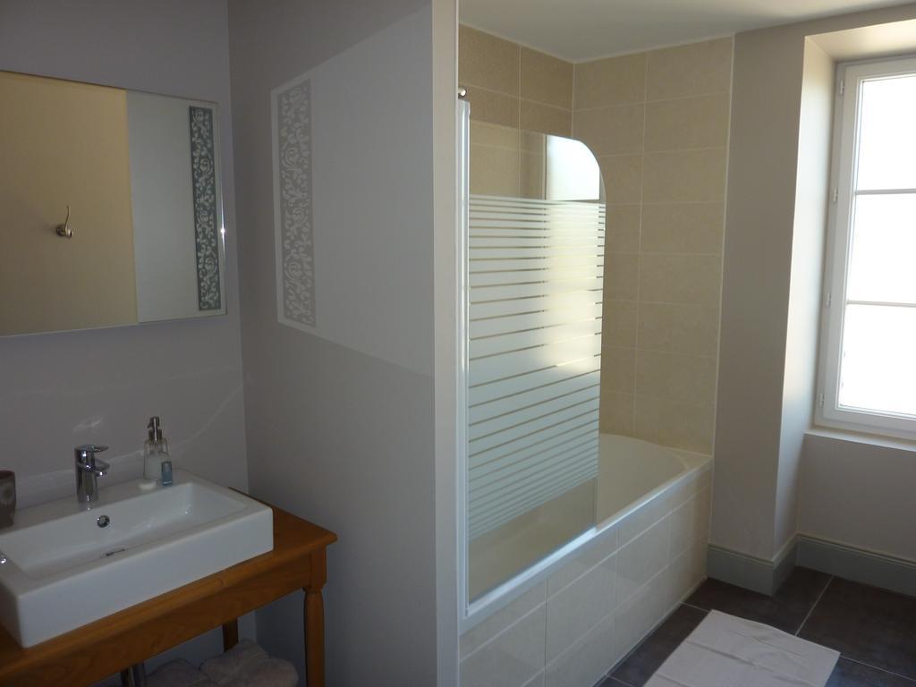 Deluxe Double Room Bath