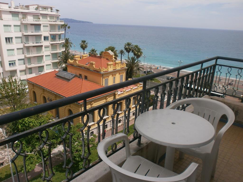 Habitación Doble con balcón y vistas al mar