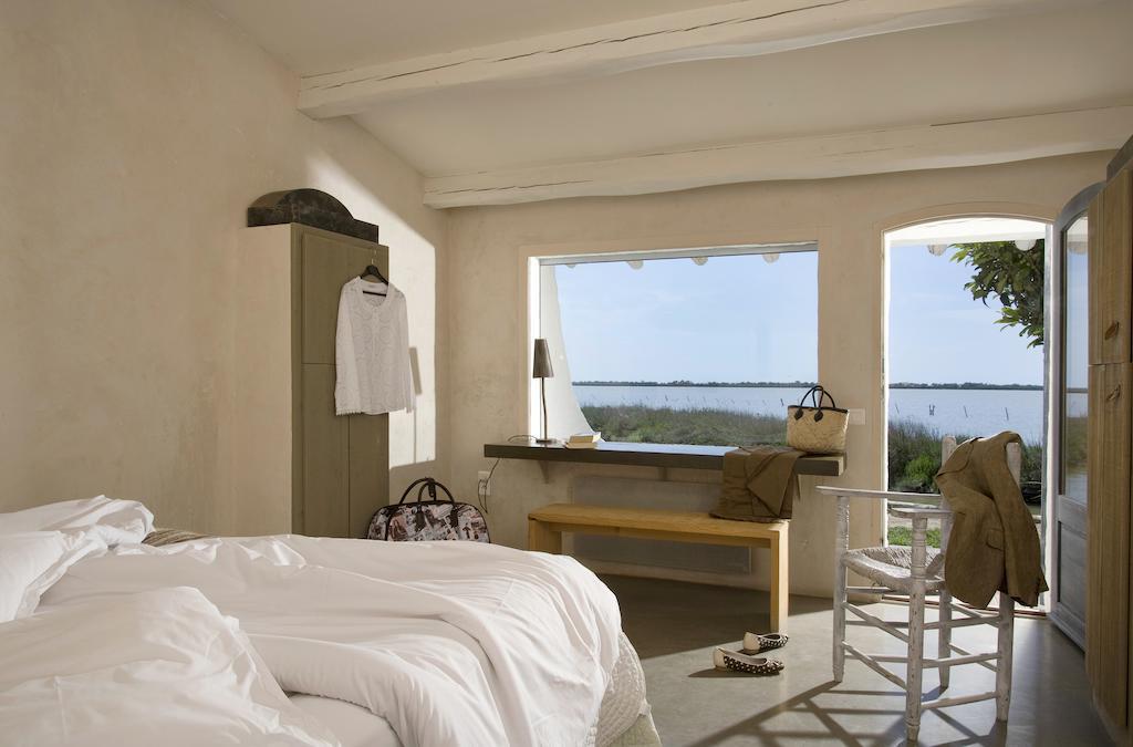 Superior Double Room Shower Lake view