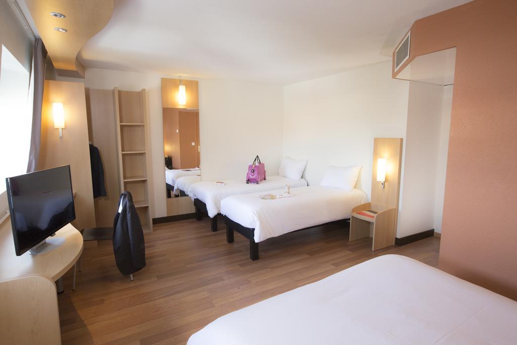 Standard Double Room Twin Beds