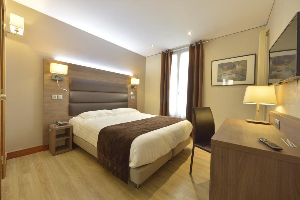 Quarto com Cama de Casal ou 2 de Solteiro
