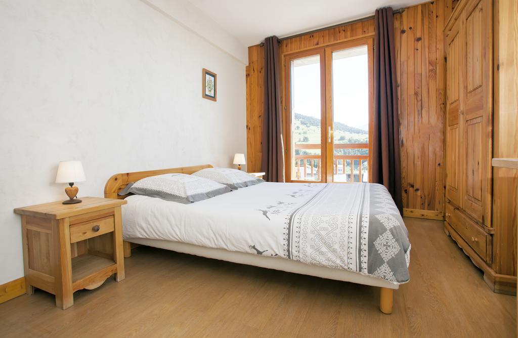 Triple Room Mountain View a Double Bed,272526953:JPEG