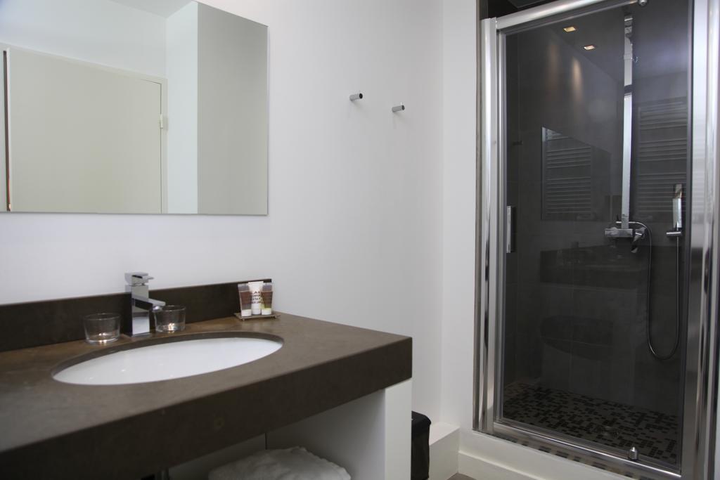 Deluxe One-Bedroom Apartment 4675m2