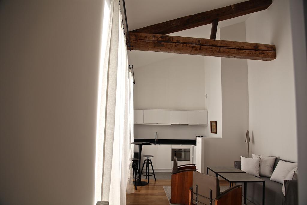 Deluxe One-Bedroom Apartment 52m2