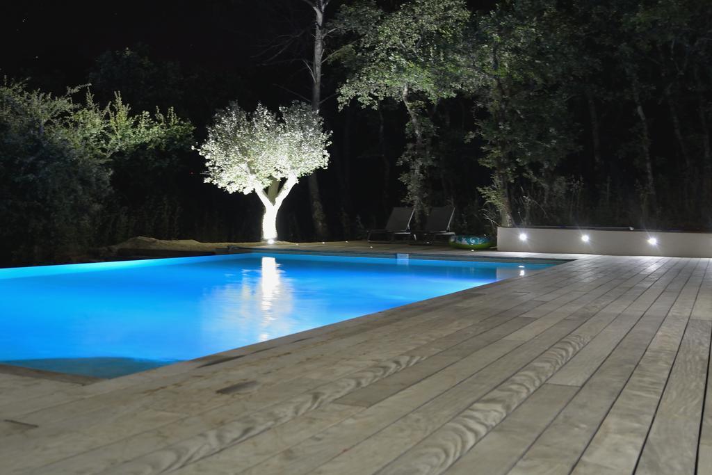 Studio Pool View