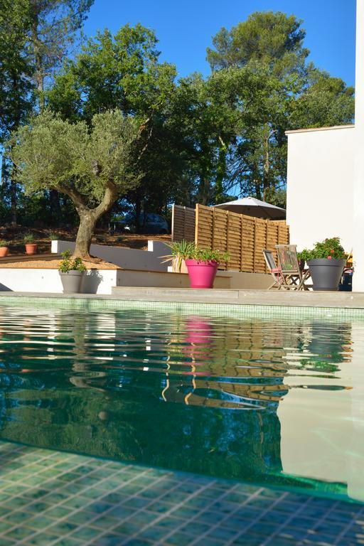 Studio Pool View