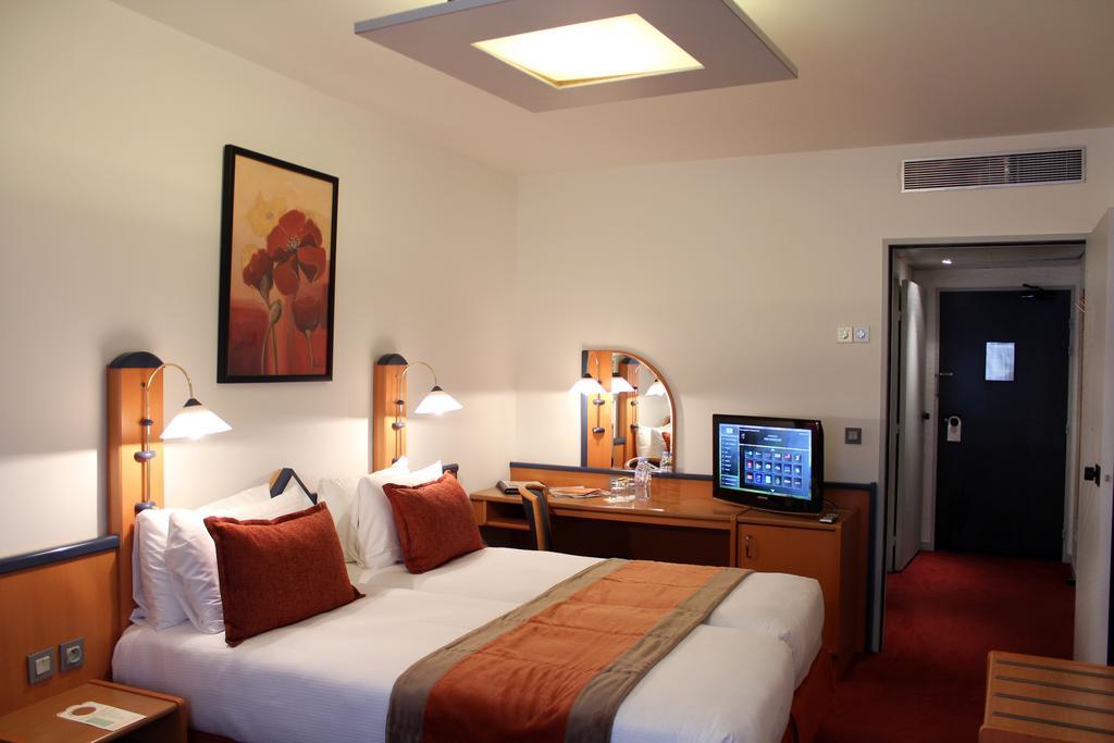 Quarto com 2 Camas de Solteiro