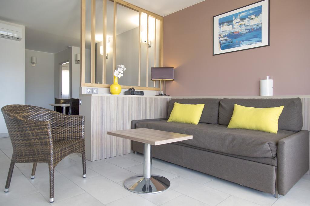Three-Bedroom Apartment,843588161:JPEG