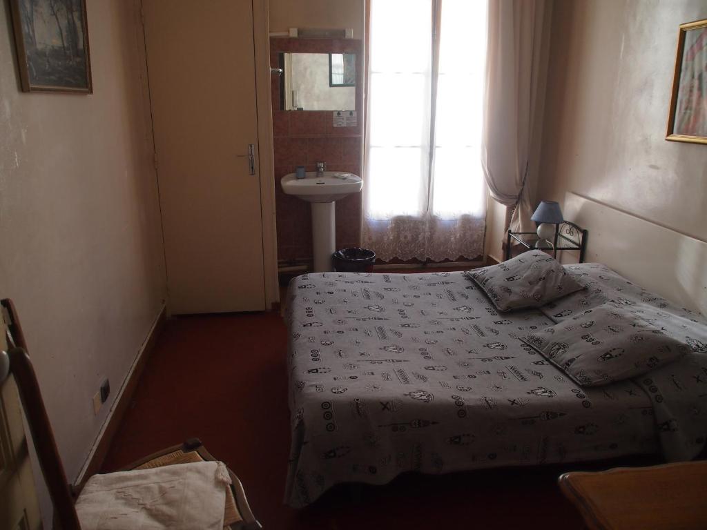 Double Room with Shared Toilet and Bathroom