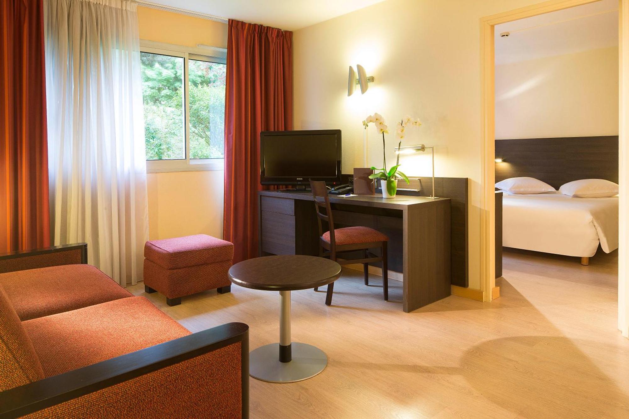 Two-Room Suite,1208525956:JPEG