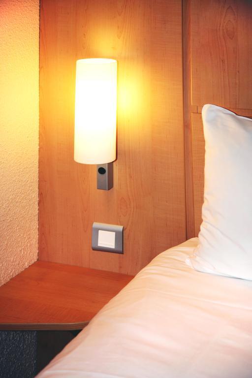 Standaard Kamer met 1 Tweepersoonsbed en 1 Eenpersoonsbed