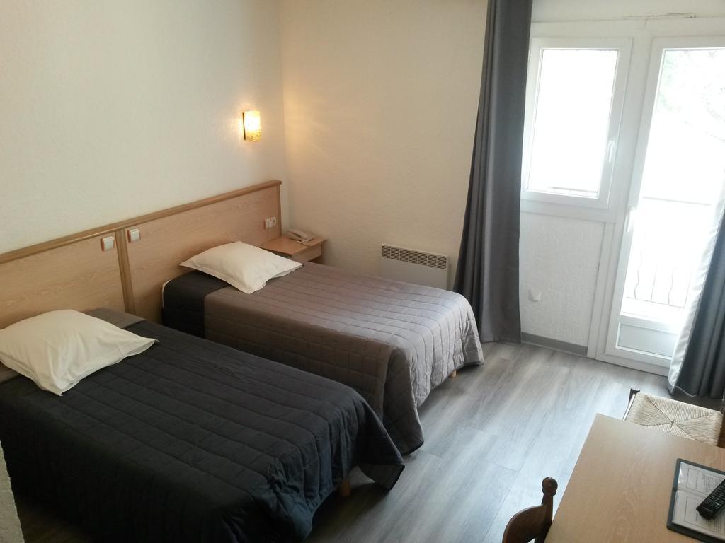 Twin Room,382397116:JPEG