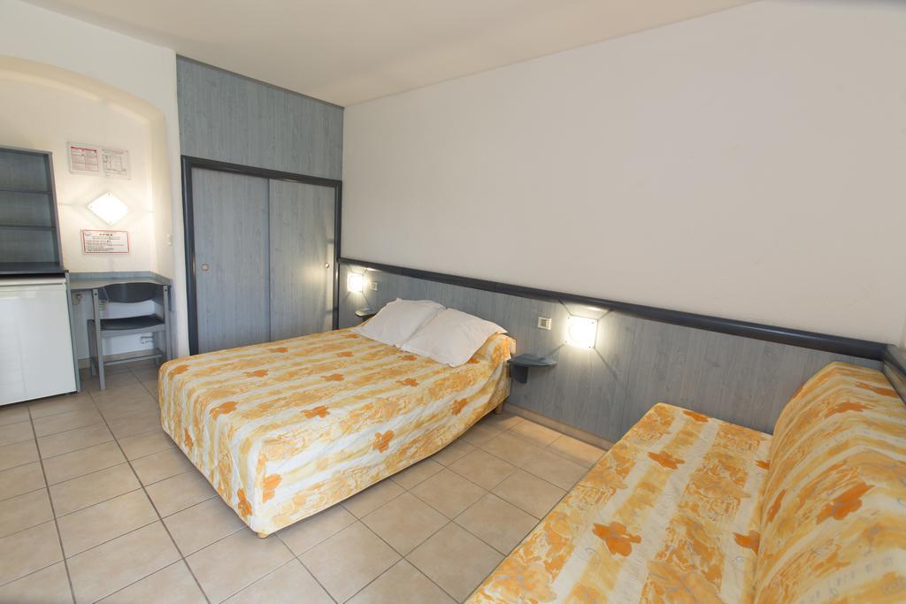 One-Bedroom Apartment,395426250:JPEG