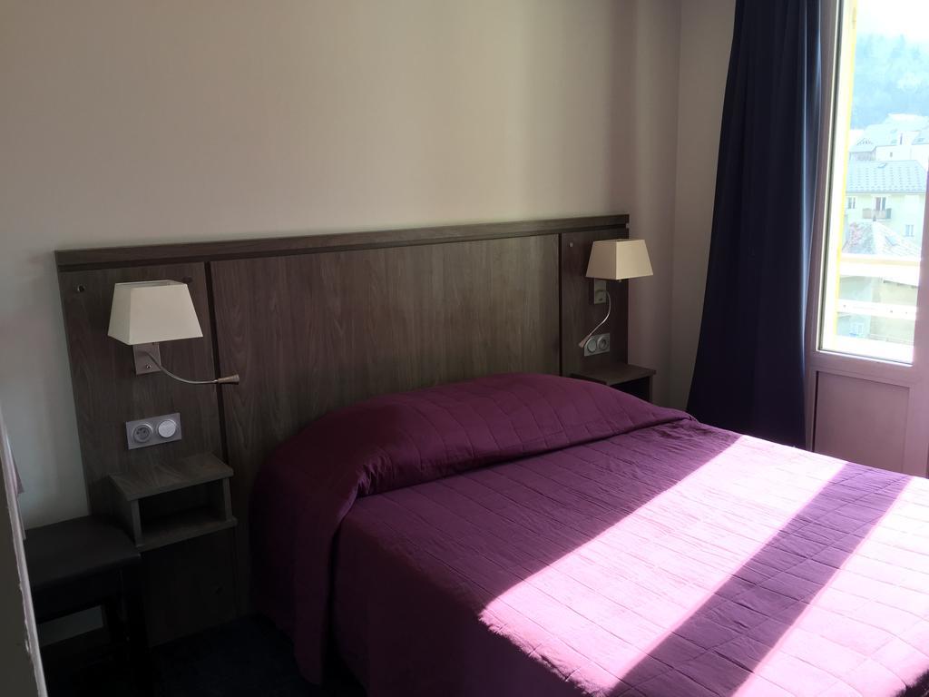 Double Room Shower