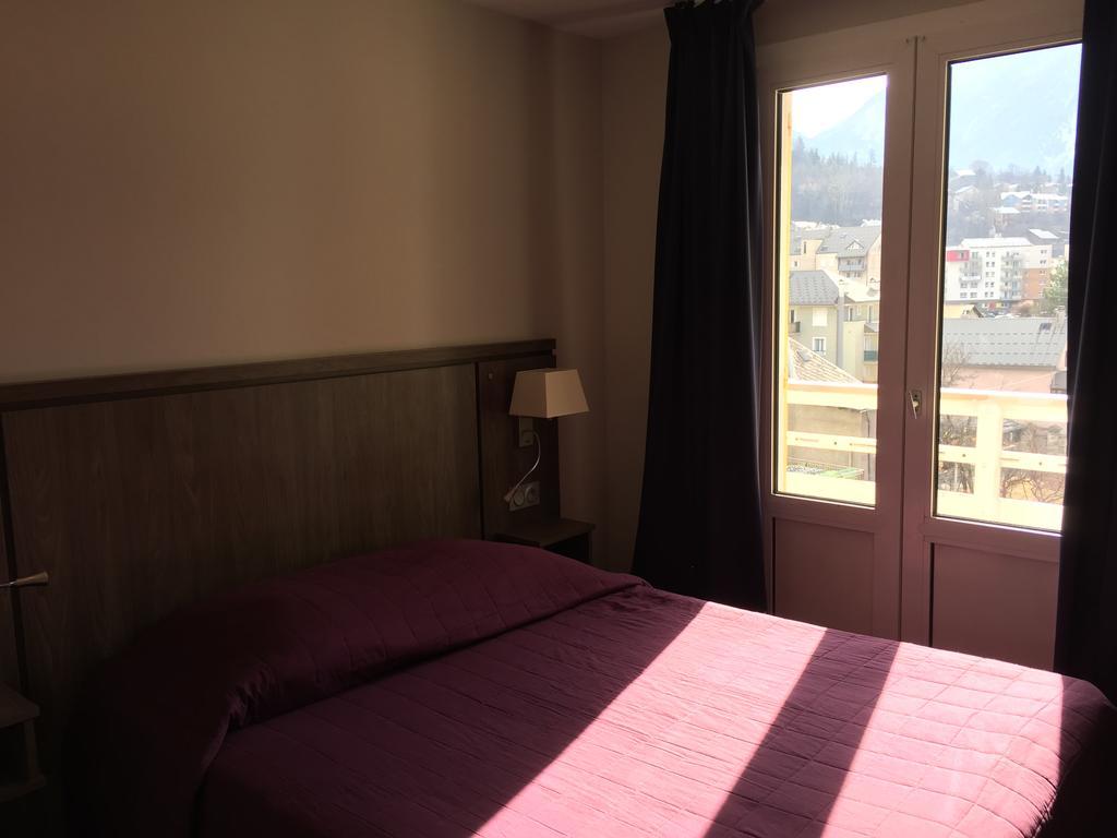 Double Room Shower