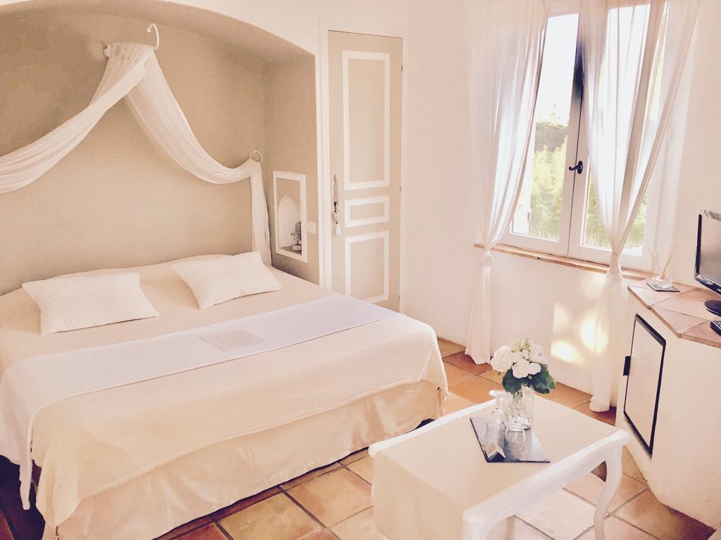 Chambre Supérieure Confort - Vue sur Piscine