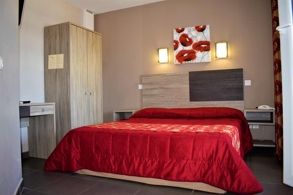 Confort Double Room Court View 1st Floor